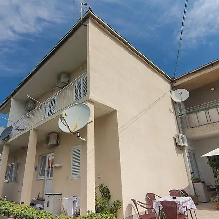 Apartment Stipe